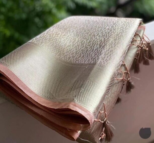 Soft Kanchi Pattu Tissue Silk Saree - Image 5